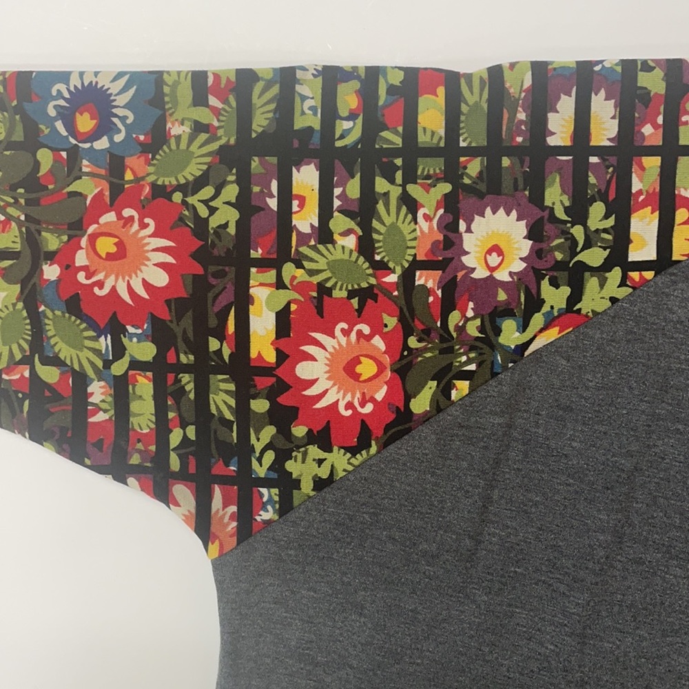LuLaRoe Randy- M - Picture 3 of 4